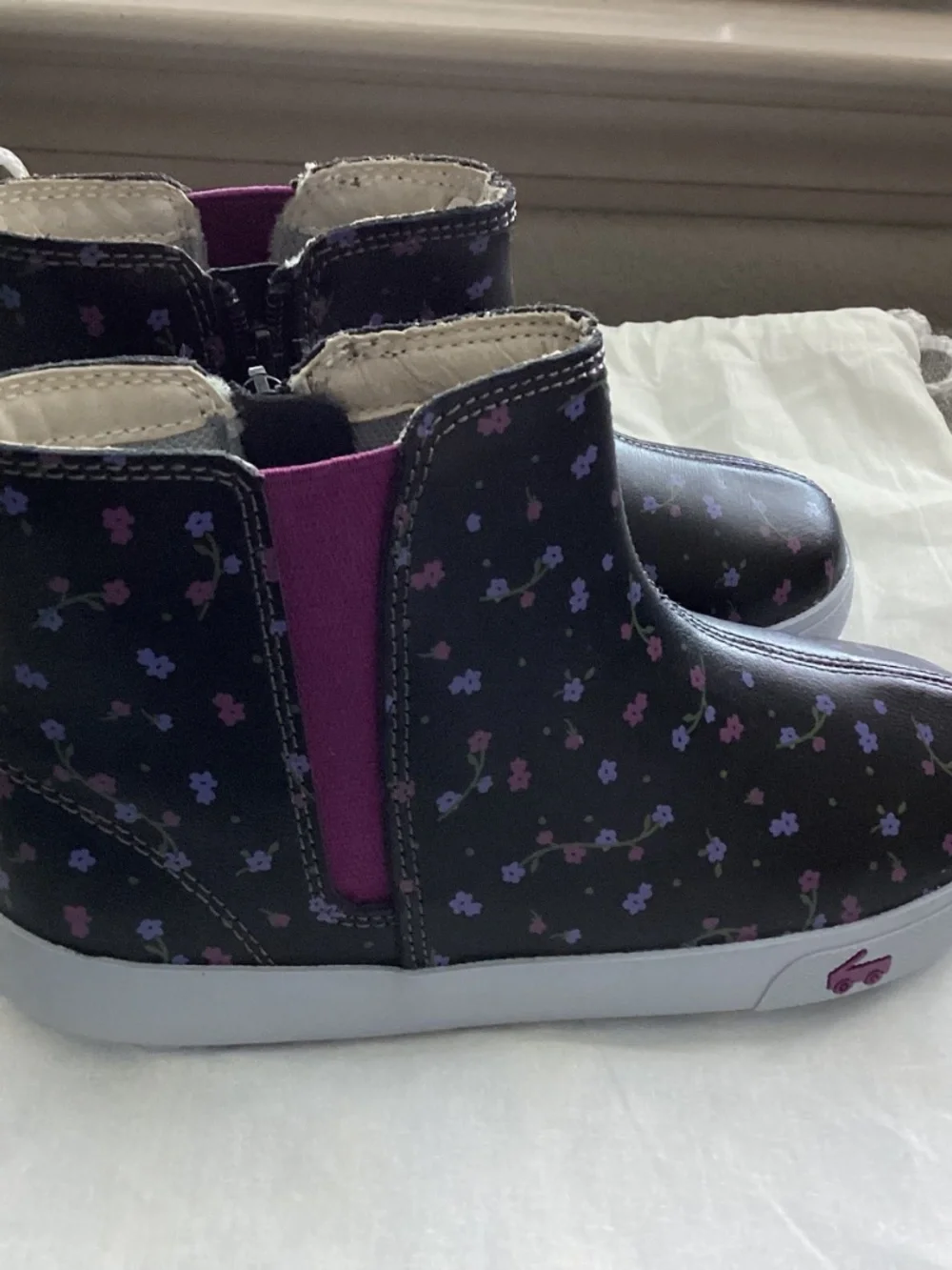 See Kai Run Kids' Keegan II High Top Sneaker, size 13